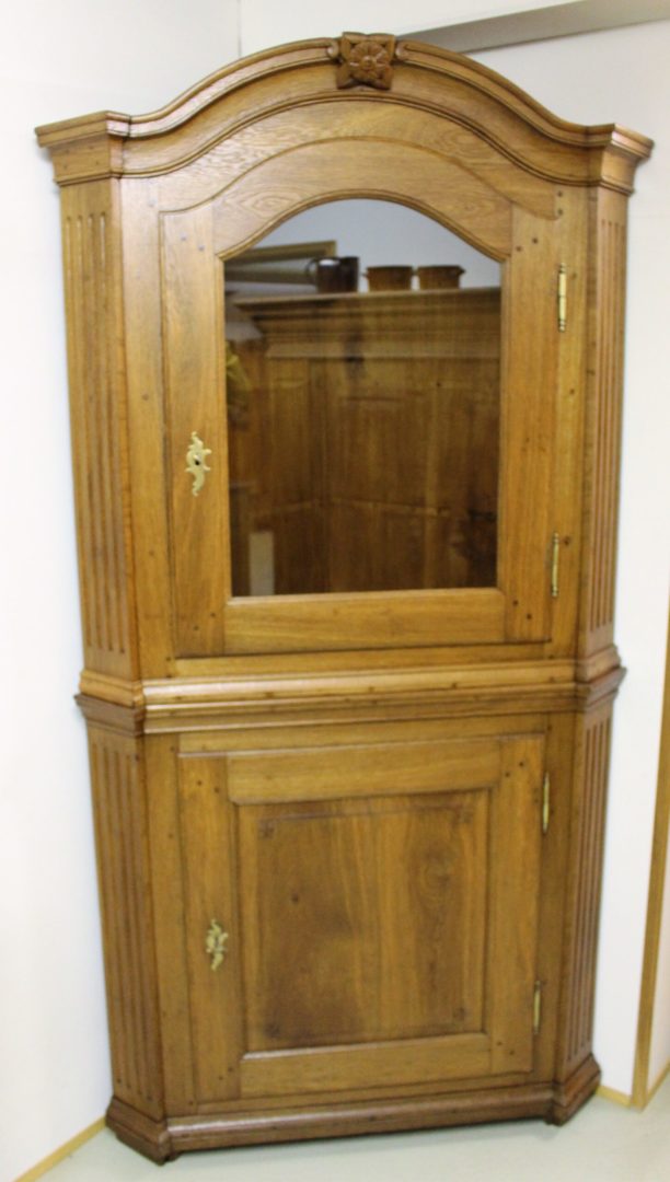 Barock Eiche Eckschrank / Eckvitrine