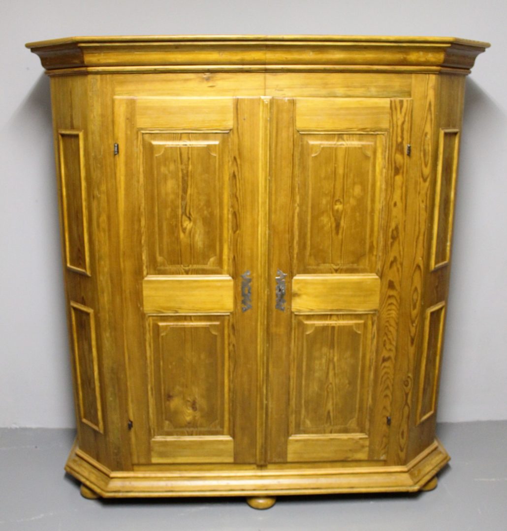 Fichte Barock Schrank um 1750