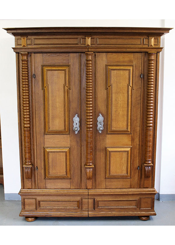 Eiche Renaissance Schrank zwei geteilt