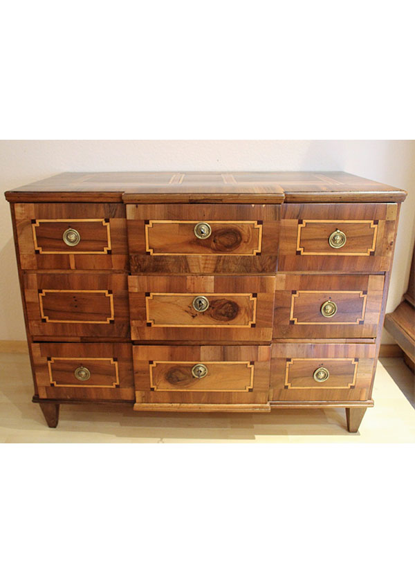 Nussbaum Louis Seize Kommode um 1800