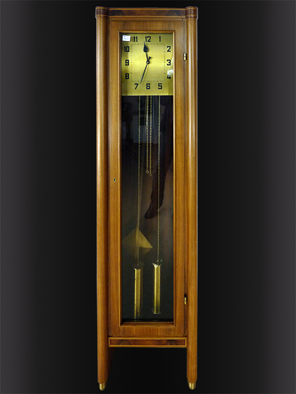 Stilvolle Art Deco Standuhr mit furniertem Nussbaumgehäuse um 1930