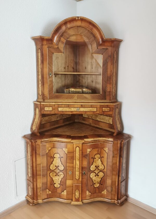 Barock Eckschrank Nussbaum