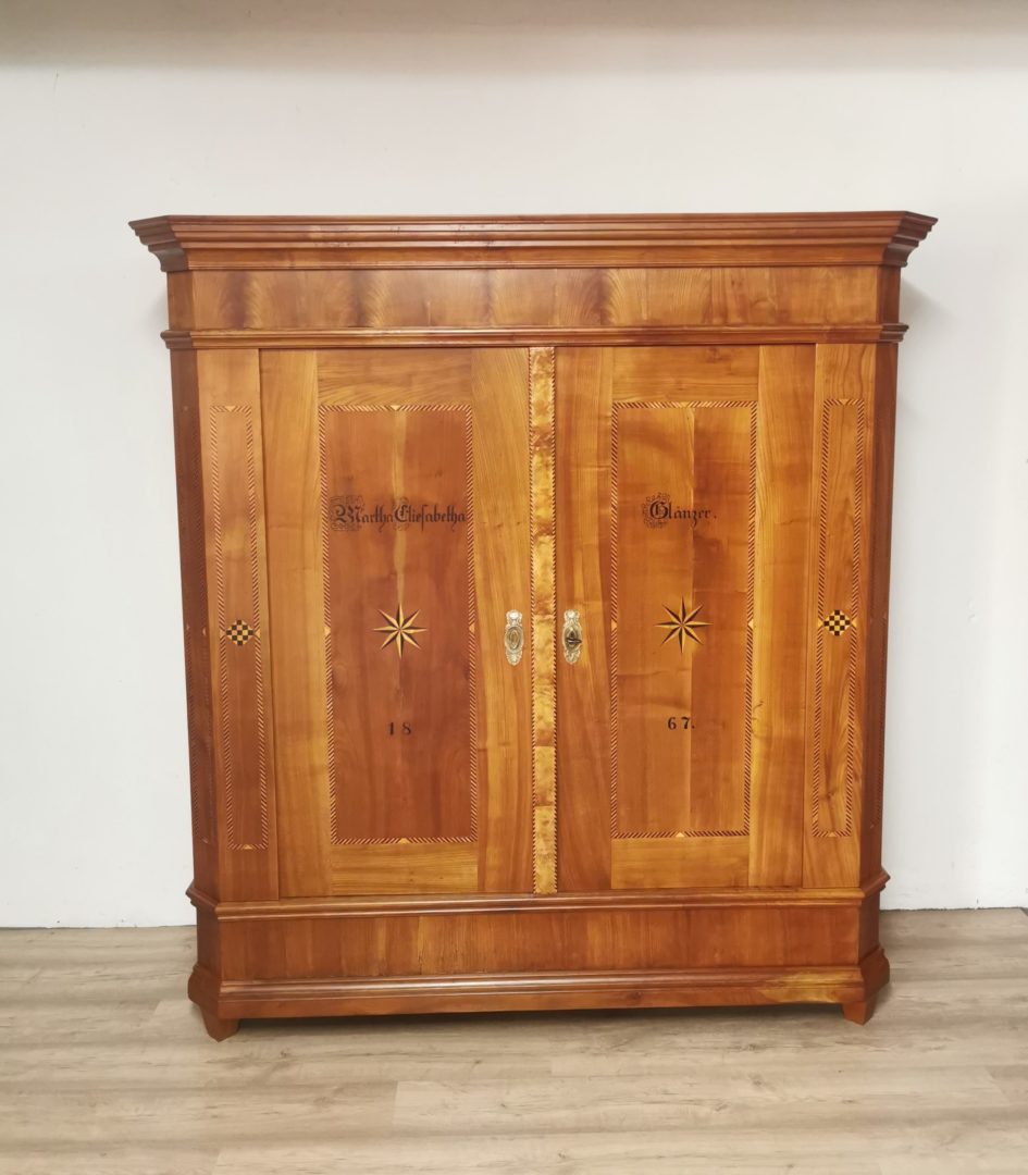 Kirschbaum Intarsienschrank / Hochzeitsschrank Marburg um 1850