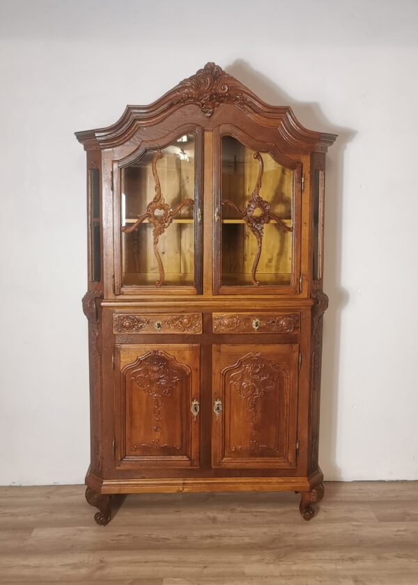 Bergische Aufsatz Vitrine Eiche mit Schnitzereien um 1740