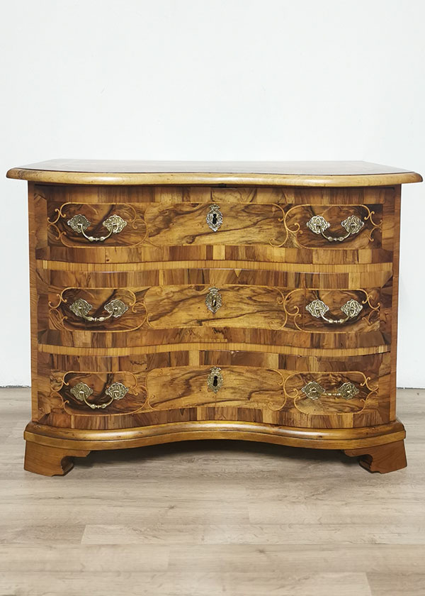 Barock Kommode Nussbaum / Braunschweig um 1750