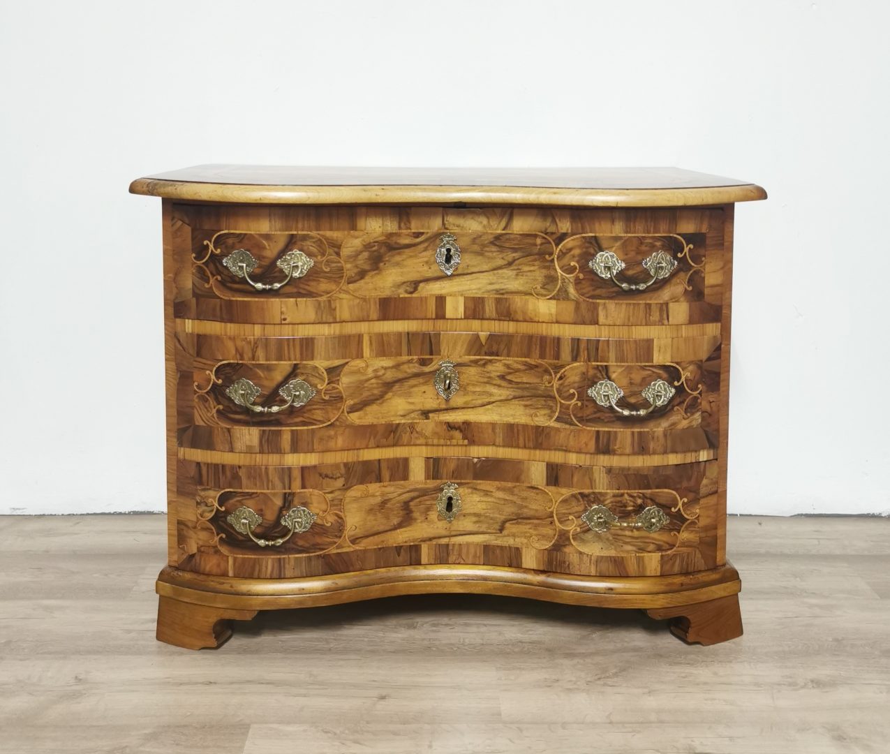 Barock Kommode Nussbaum / Braunschweig um 1750