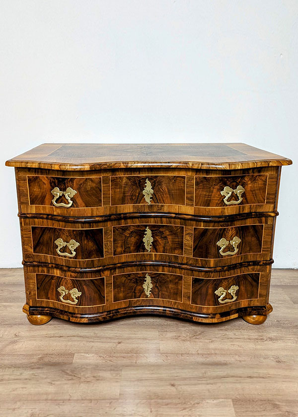 Barock Kommode Nussbaum Süddeutschland