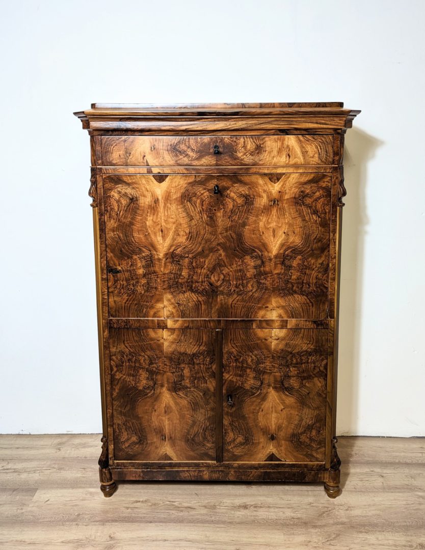 Biedermeier Nussbaum Sekretär
