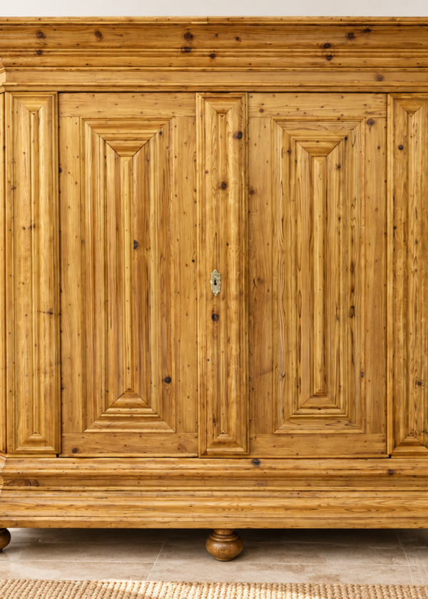 Frankfurter Wellenschrank Barock Weichholz