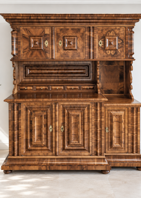 Nussbaum Buffet / Wellenschrank Zürich