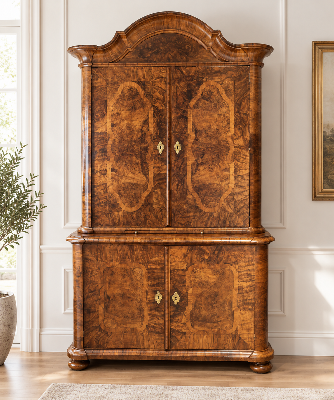 Barock Aufsatzschrank Nussbaum mit Bandelwerk um 1780