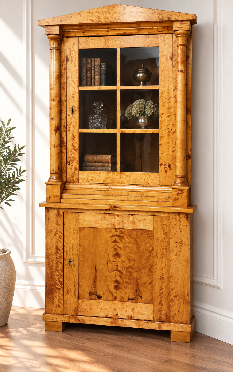 Biedermeier Säulen Eckschrank Birke / Berlin um 1820