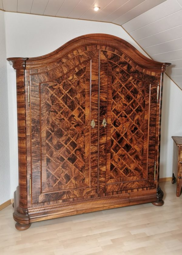 Barock Bogenschrank Nussbaum Mainz um 1730