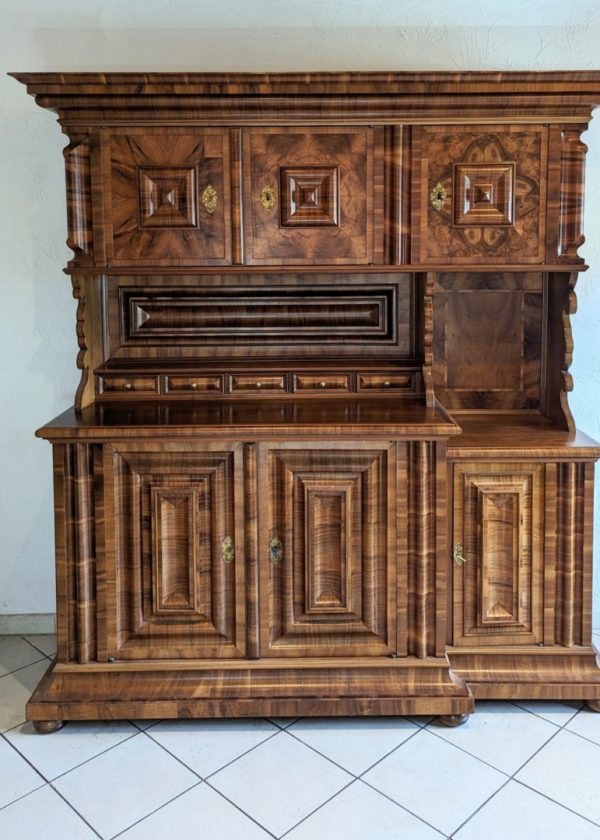 Nussbaum Buffet / Wellenschrank Zürich