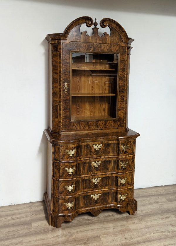 Barock Braunschweiger Aufsatzschrank 18 Jahrhundert
