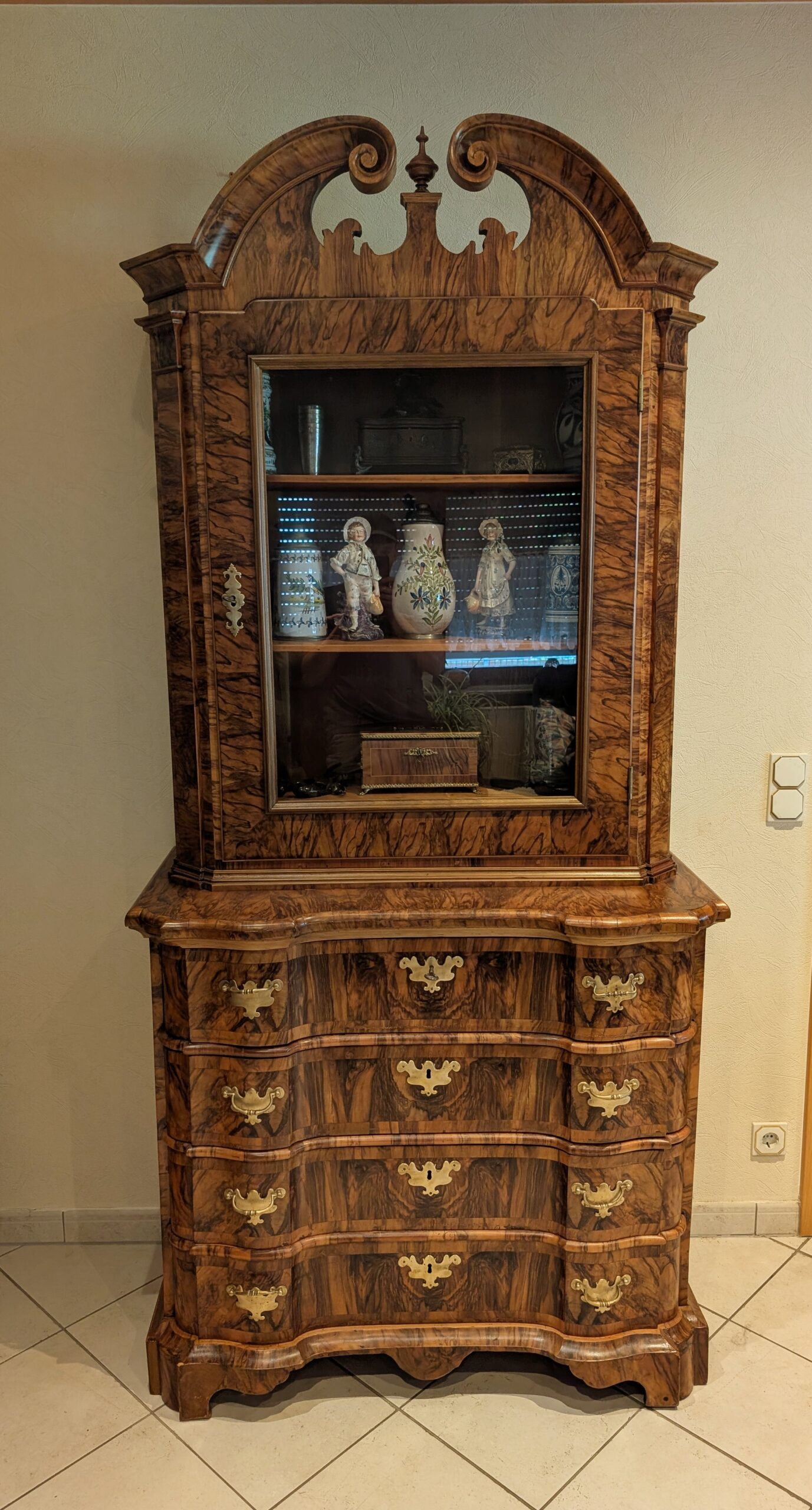 Barock Braunschweiger Aufsatzschrank 18 Jahrhundert