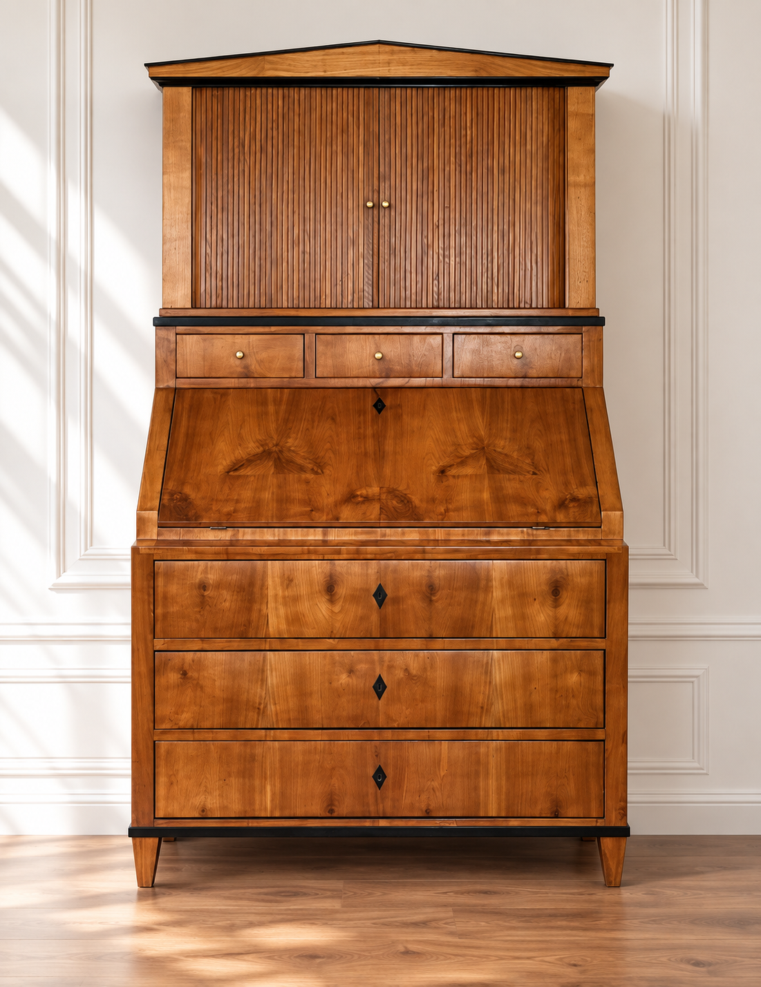 Biedermeier Aufsatzsekretär in Kirschbaum um 1830