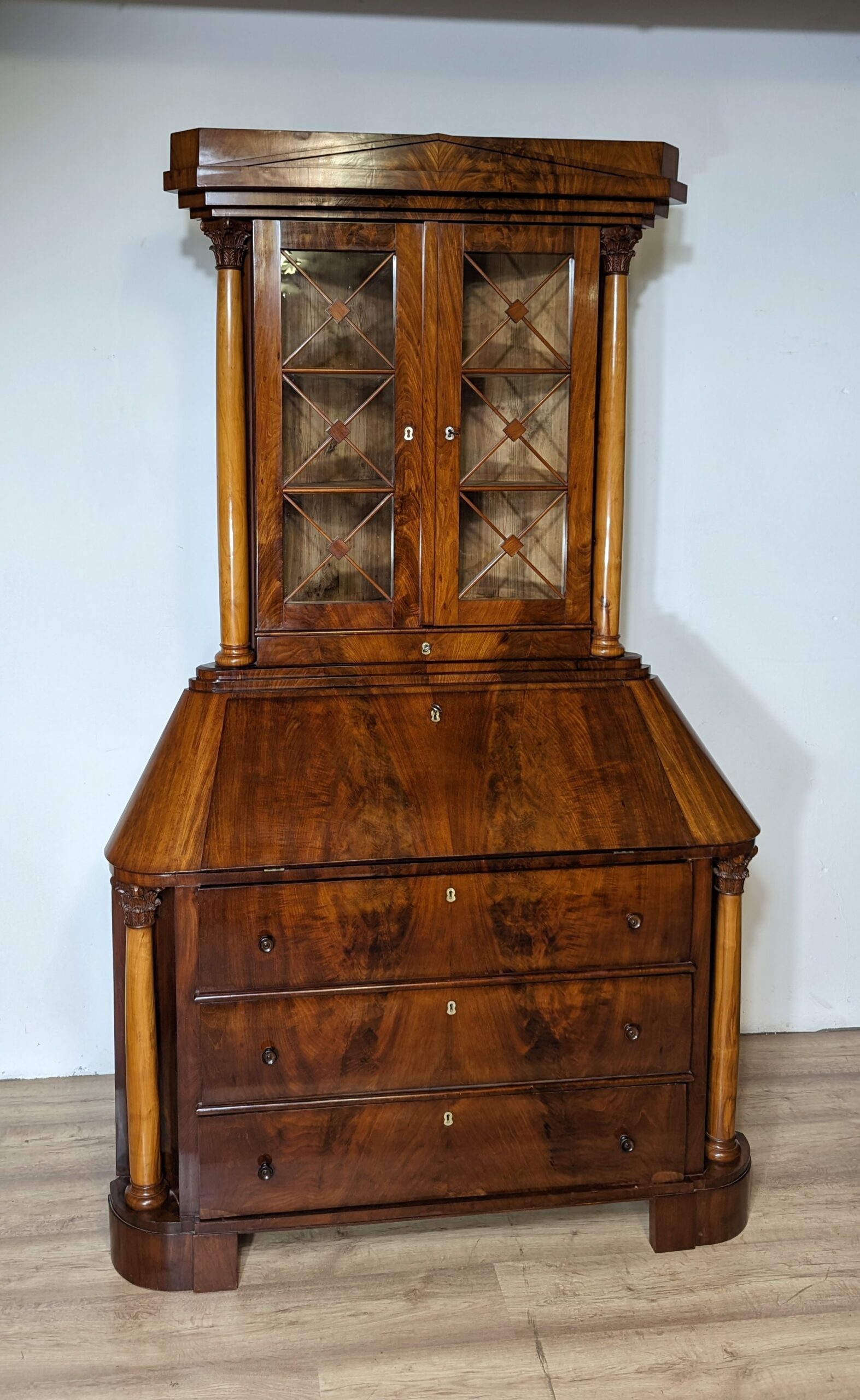 Biedermeier Eckschrank / Sekretär Mahagoni