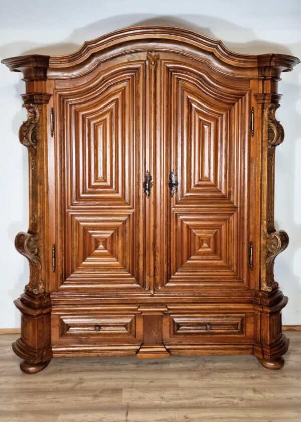 Weichholz Barockschrank / Wellenschrank