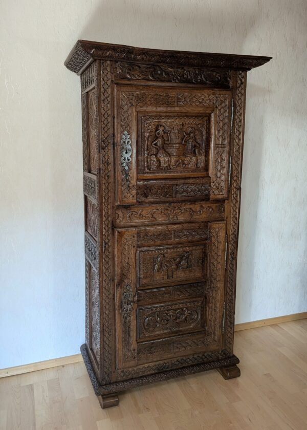Eiche Barockschrank um 1700