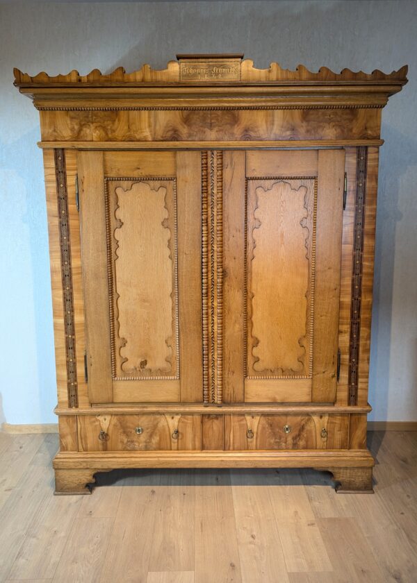Eiche / Kirschbaum Schrank Hessen