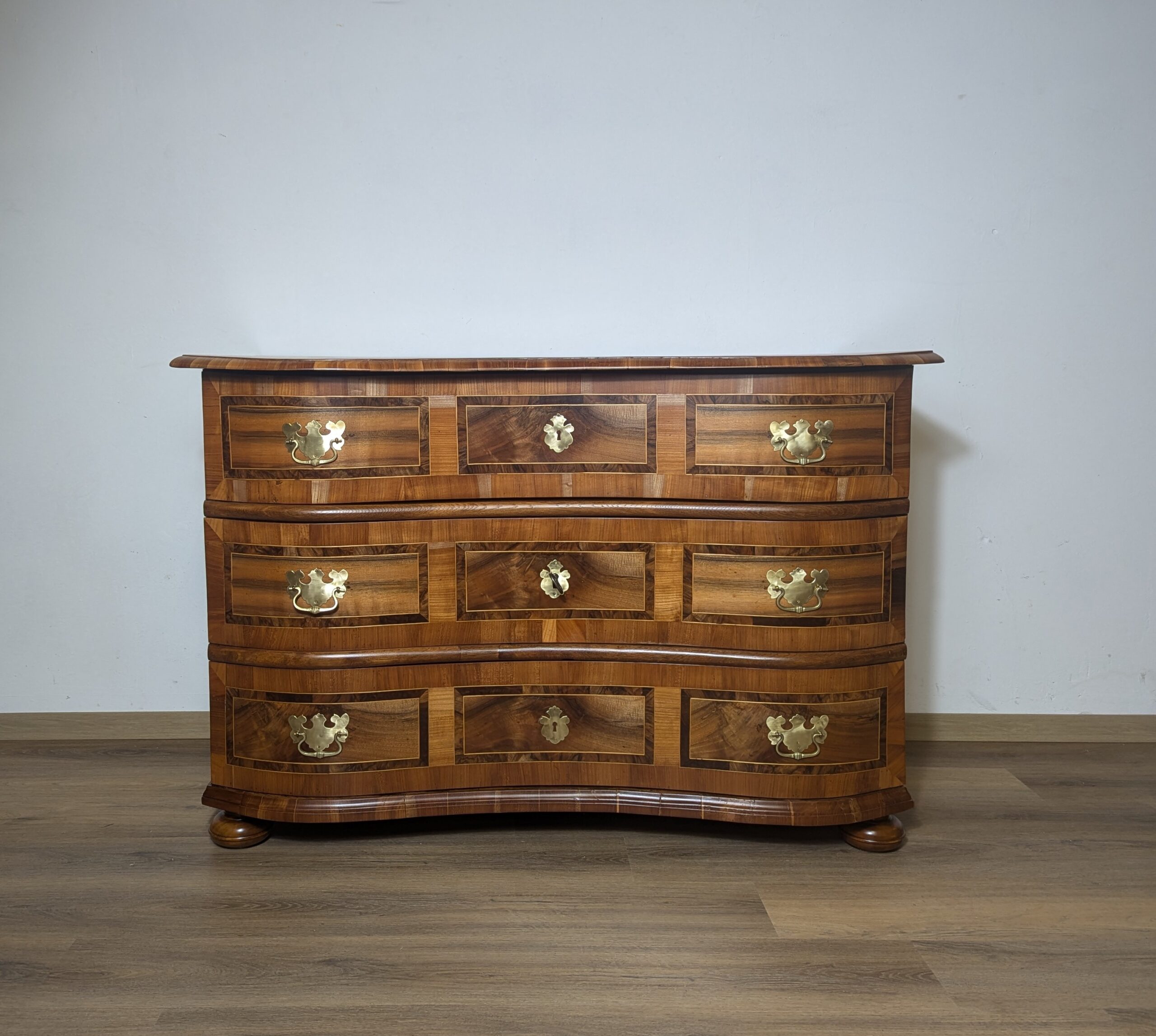 Barock Kommode Kirschbaum / Nussbaum 18 Jahrhundert