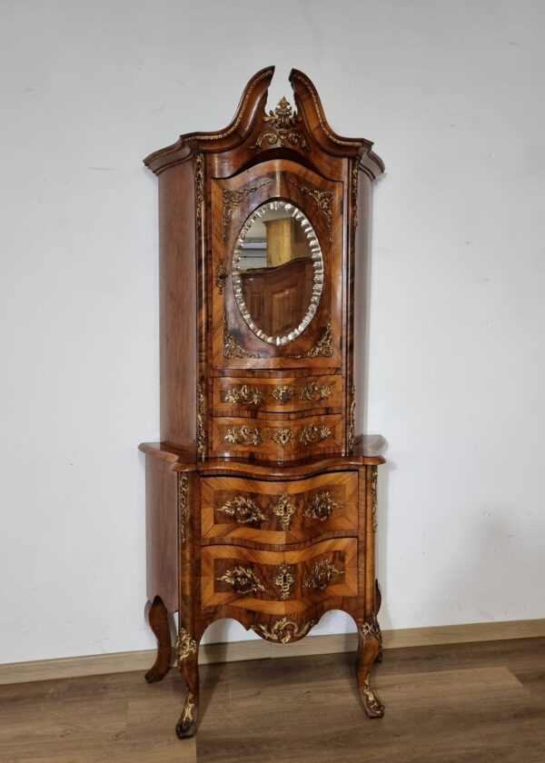 Dresdener Aufsatzschrank Nussbaum