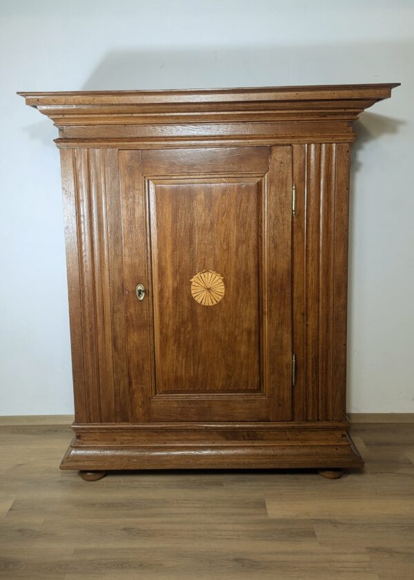 Eiche Barock Schrank eintürig mit Intarsien