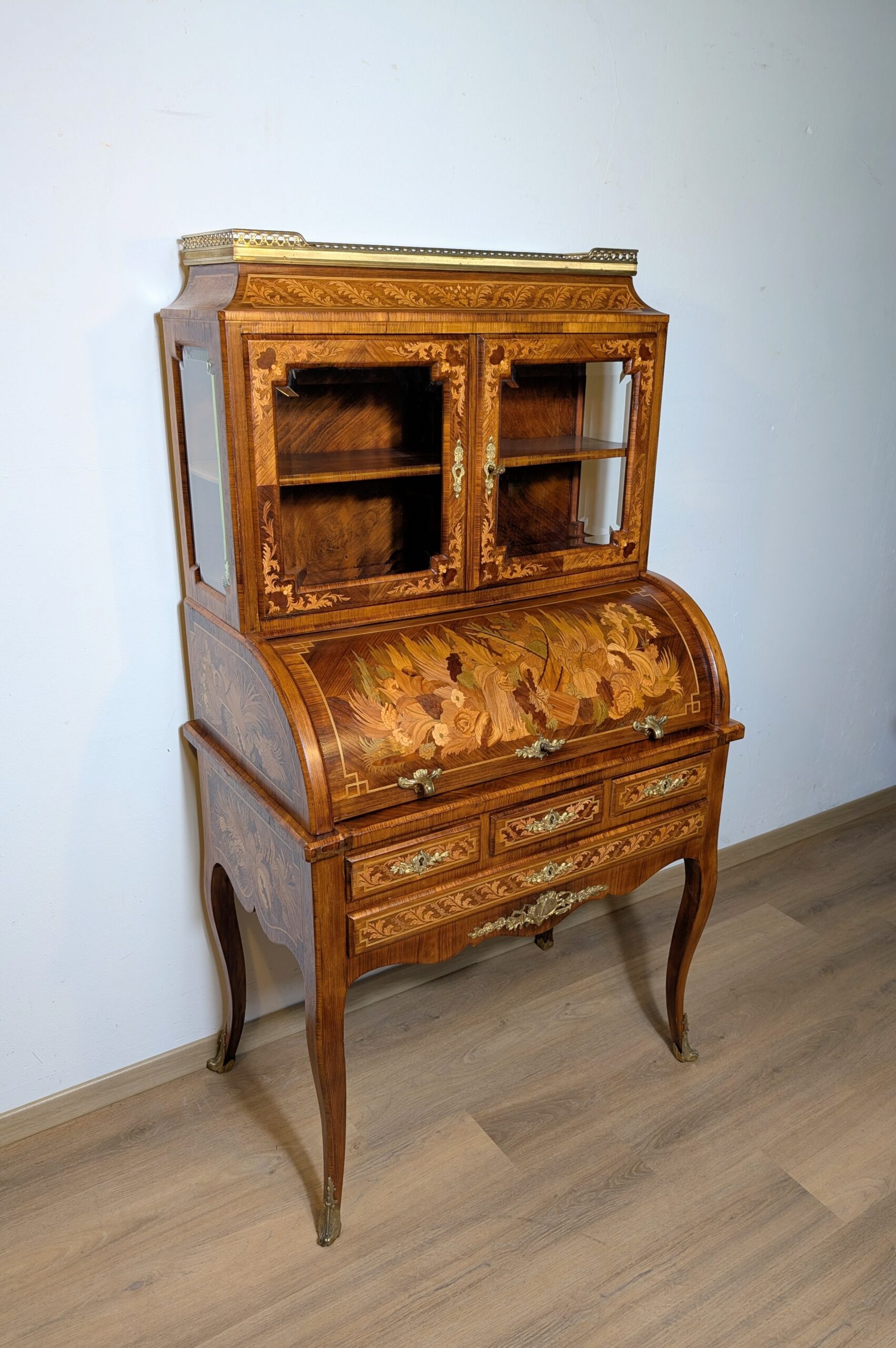 Louis-XV Sekretär mit Aufsatzvitrine um 1880
