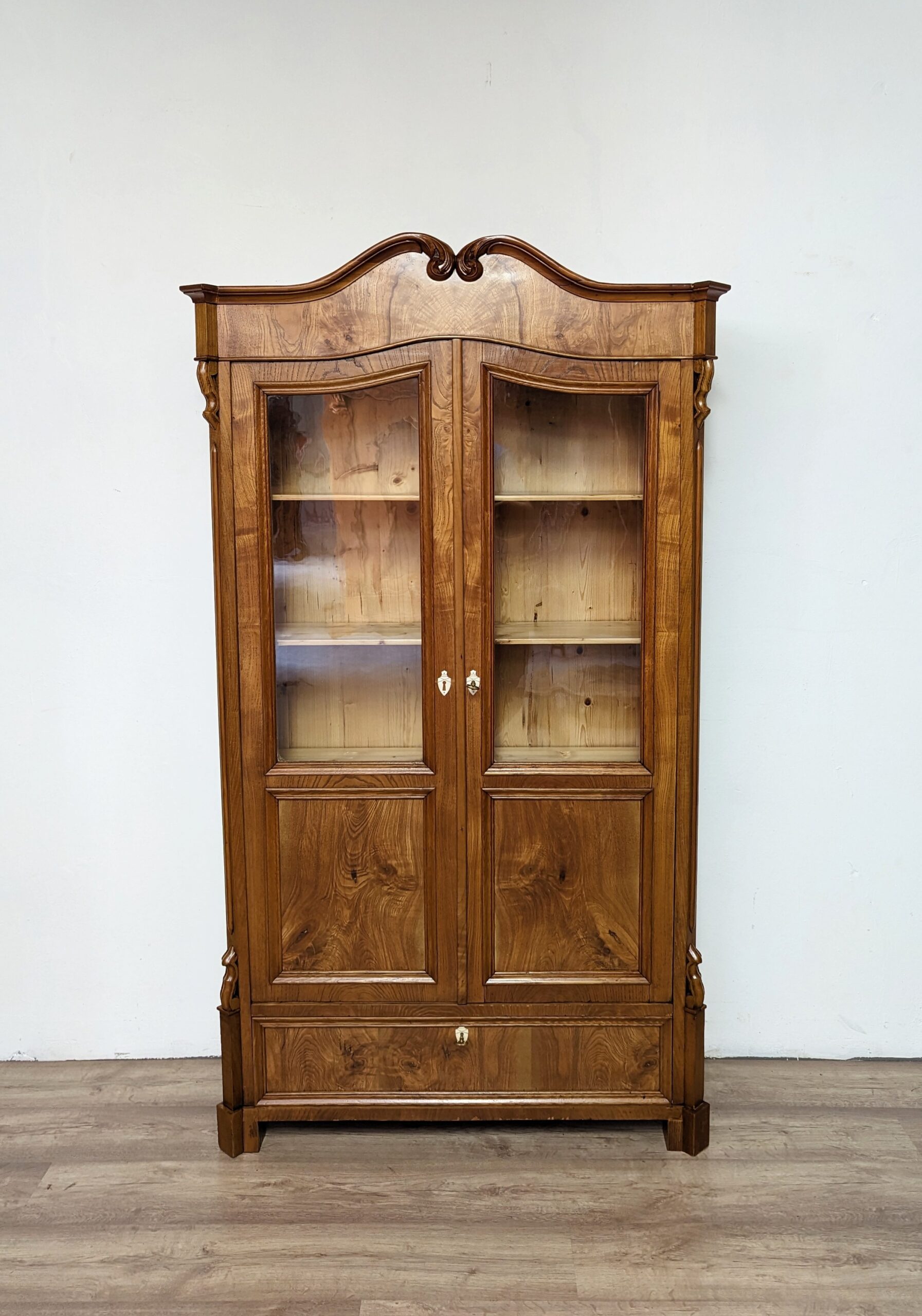 Esche Vitrine Louis Philippe um 1860