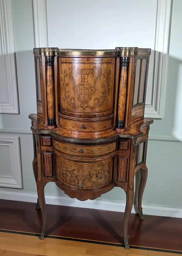 Französisches Verwandlungsmöbelstück im Originalzustand