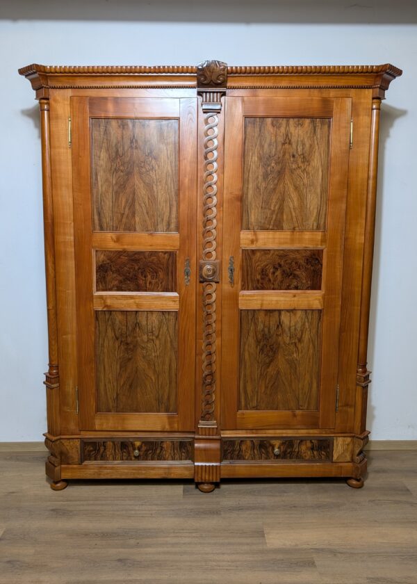 Louis Seize Kirschbaum Schrank