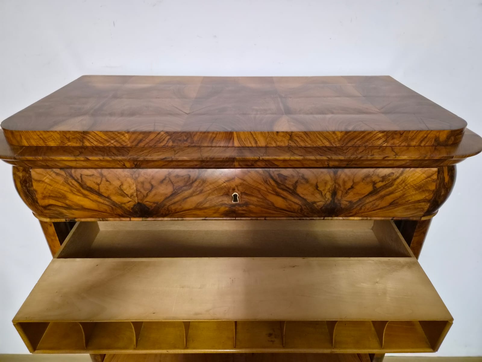 Biedermeier Nussbaum Sekretär – Bild 9